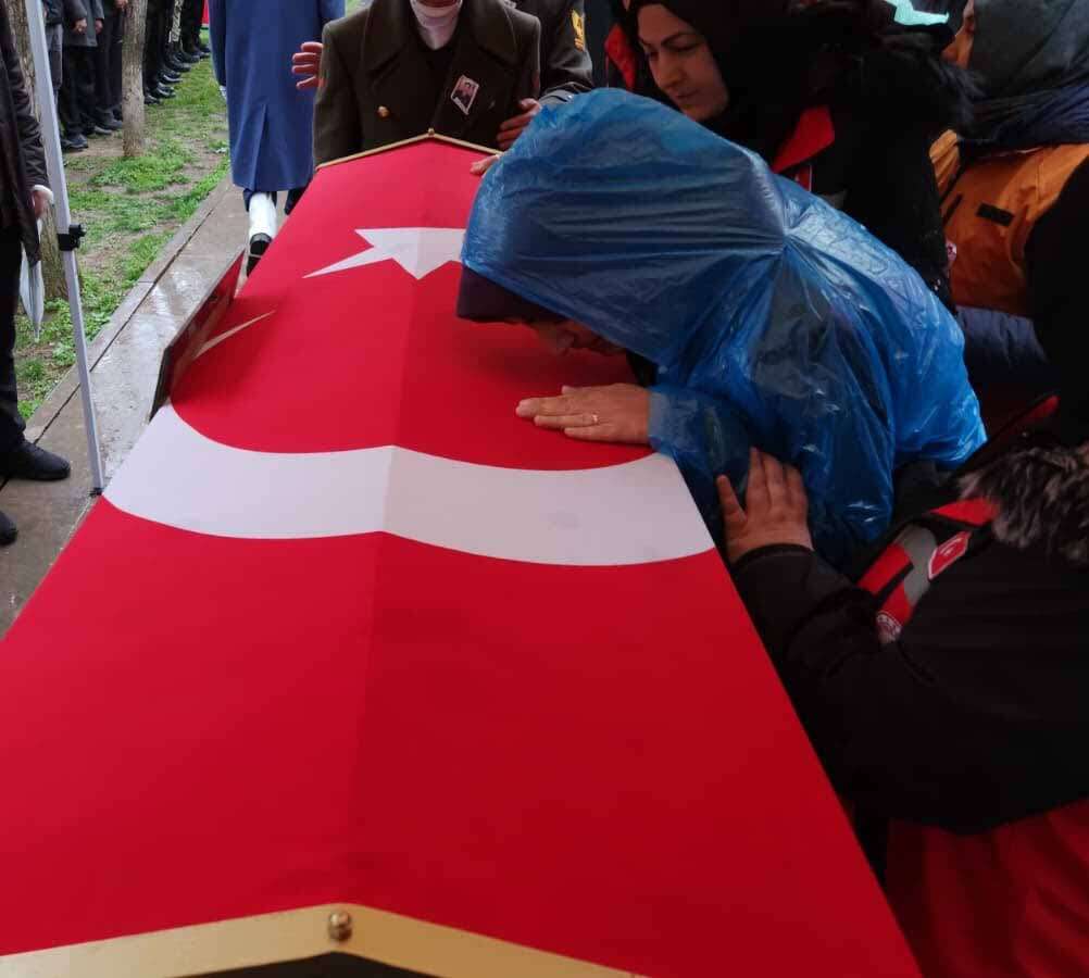 Şehit annesinin feryadı Konya’yı gözyaşına boğdu 12